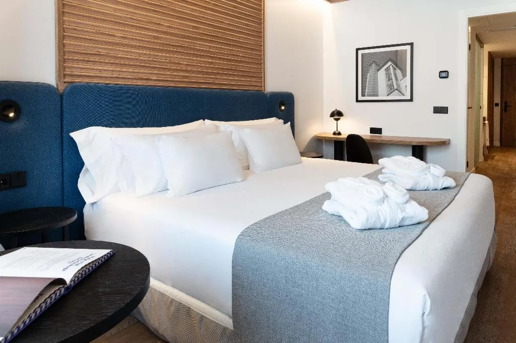 Double or Twin SUPERIOR Room, Barceló Santa Cruz Contemporáneo, Tenerife