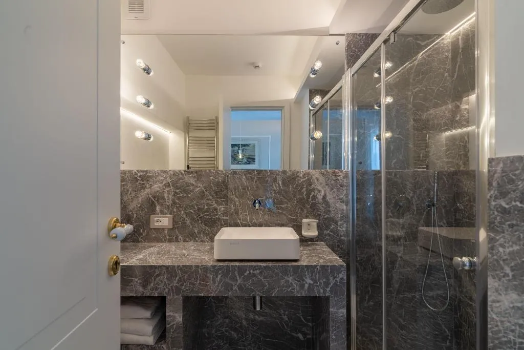 JUNIOR SUITE QUEEN SIZE BED Room, Best Western Hotel Rivoli, Rome