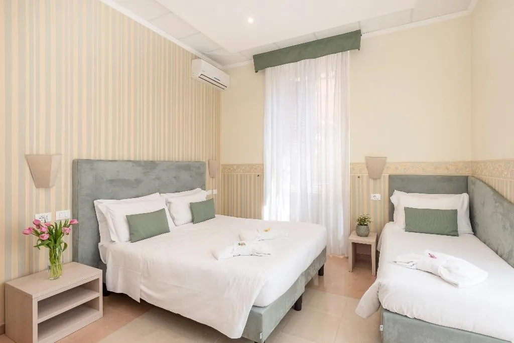 TRIPLE DELUXE Room, Parker, Rome