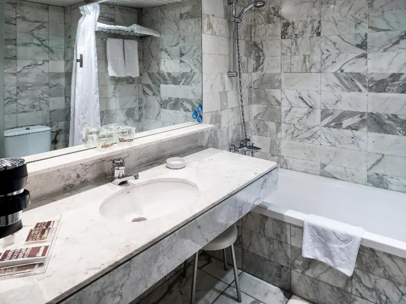 DOUBLE STANDARD Room, Catalonia Albeniz, Barcelona