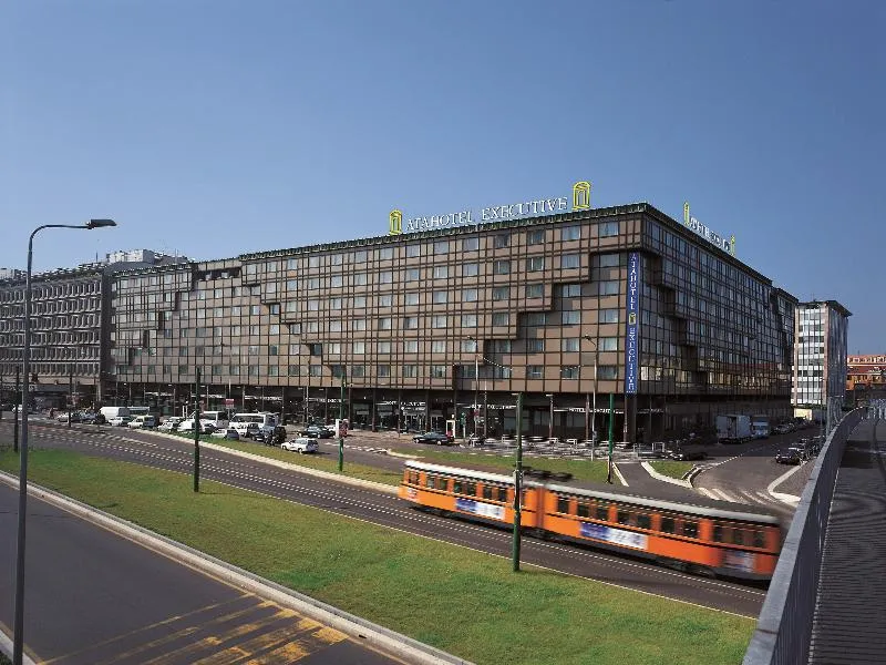 General view, Executive, Milan
