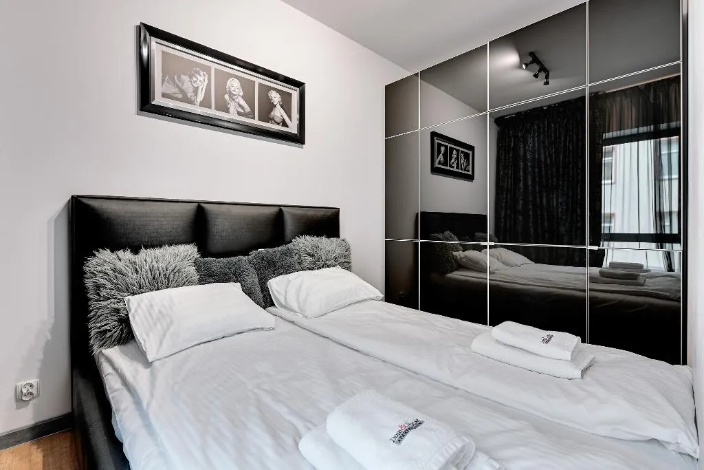 APARTMENT DELUXE ONE BEDROOM Room, Dom & House Apartments Baltiq Plaza, Gdansk