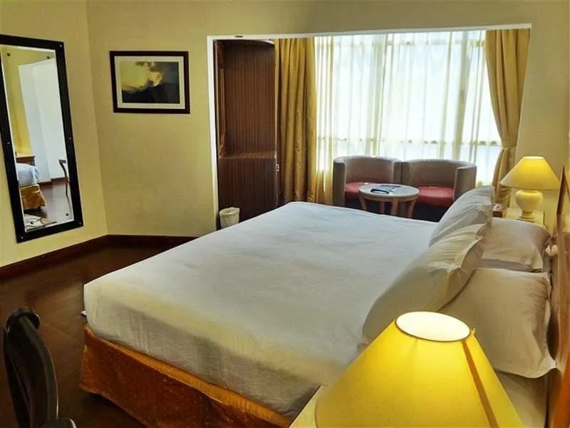 Double or Twin DELUXE Room, Al Jawhara Metro Hotel, Dubai