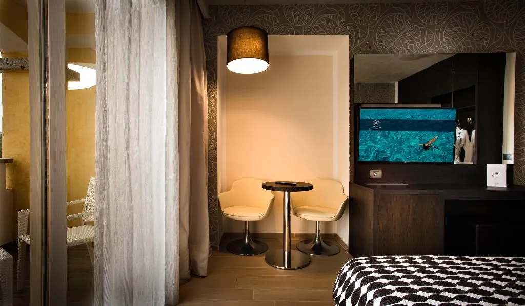 DOUBLE CLASSIC WITH BALCONY Room, Hotiday La Maddalena, Olbia