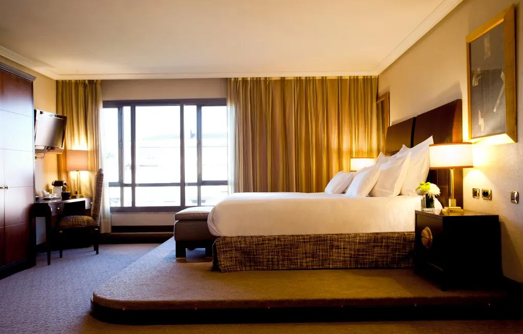 JUNIOR SUITE STANDARD Room, Hyatt Regency Hesperia Madrid, Madrid