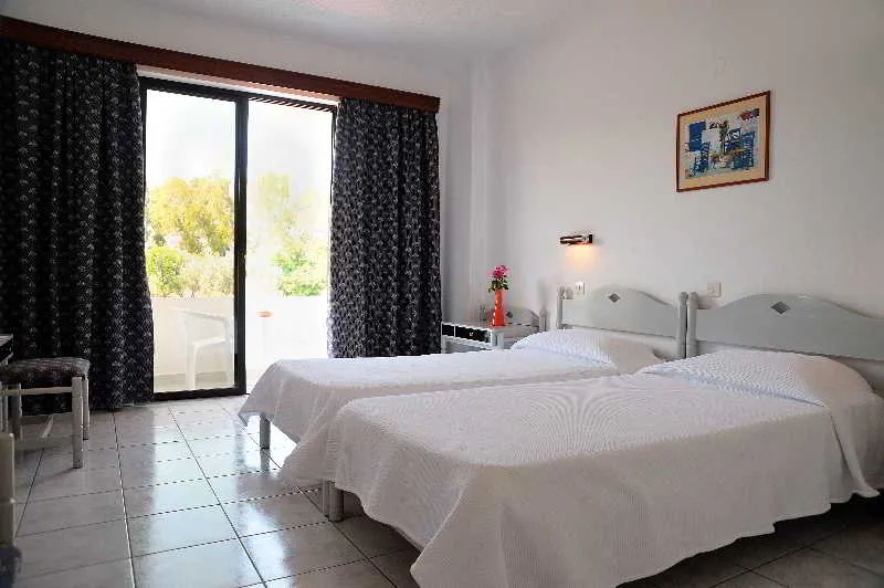 Room, Tina Flora, Rhodes