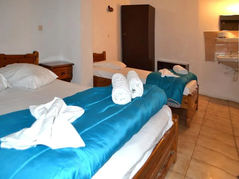TRIPLE WITH SHARED BATHROOM Room, Sparta Team Hotel- Hostel, Athens