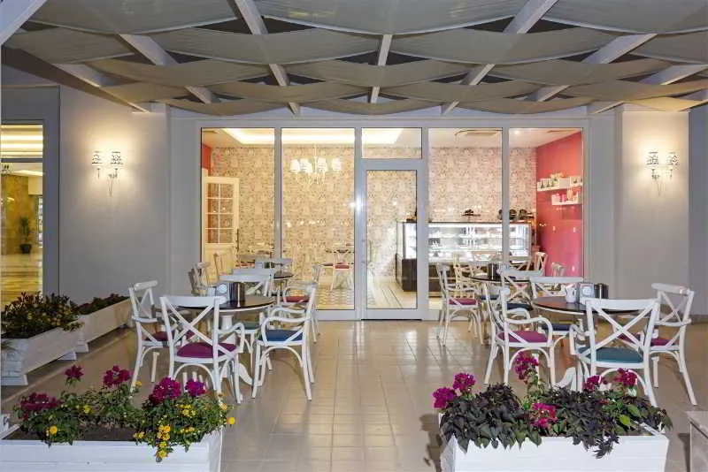 Terrace, Karmir Resort & Spa Hotel, Antalya