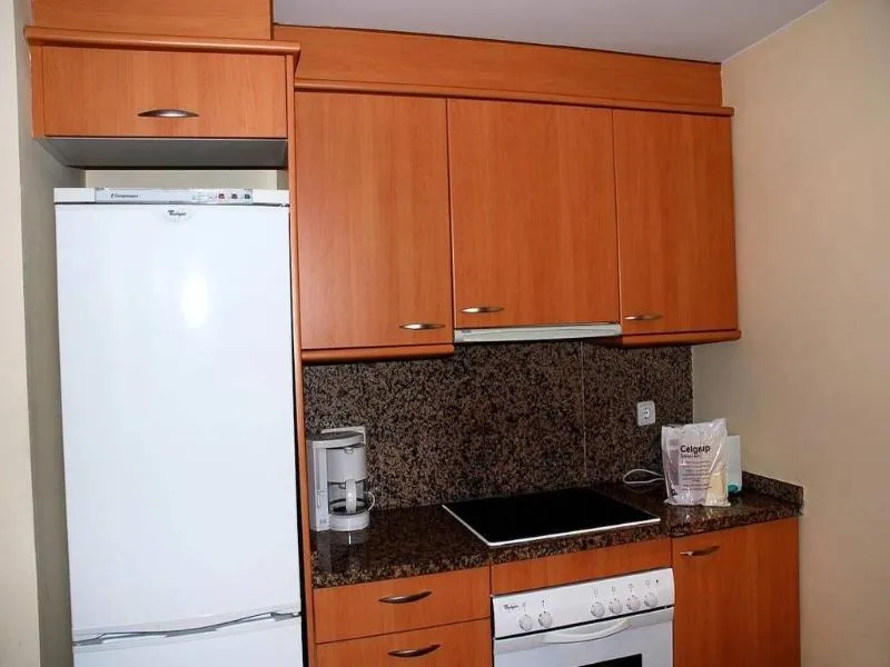 APARTMENT CAPACITY 5 TWO BEDROOMS Room, Green Mar, Costa Brava