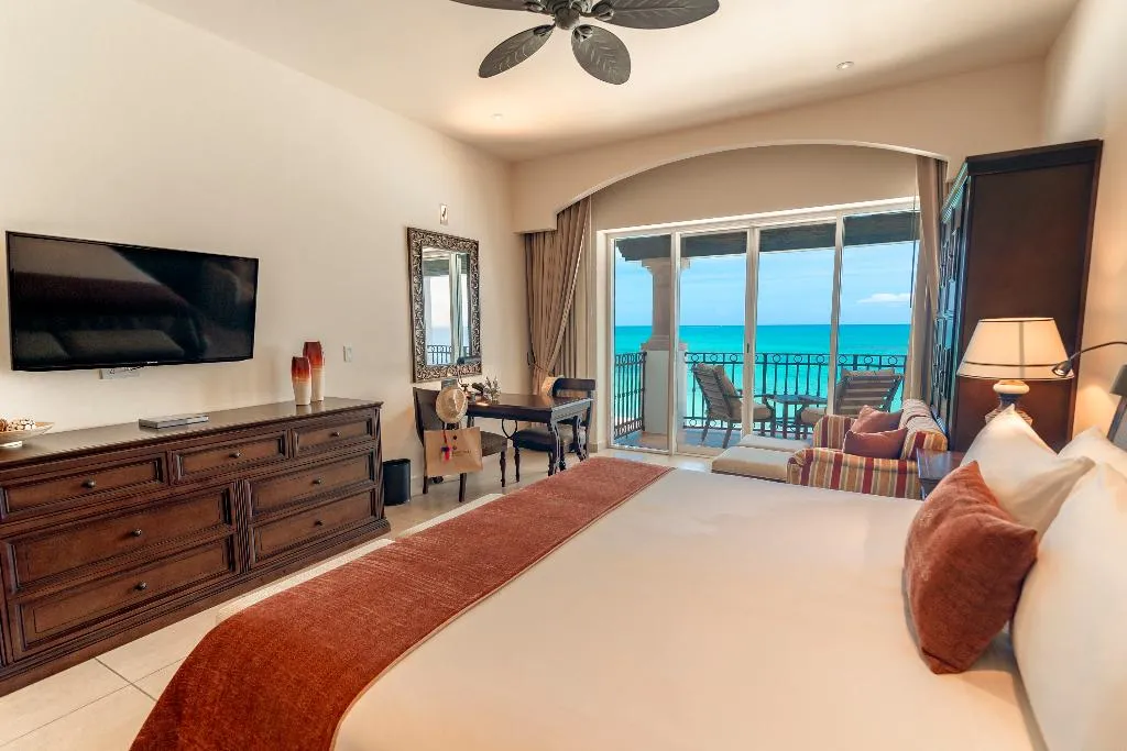 JUNIOR SUITE BEACH FRONT Room, Holiday Inn Club Vacations Grand Residences All In, Cancun Area