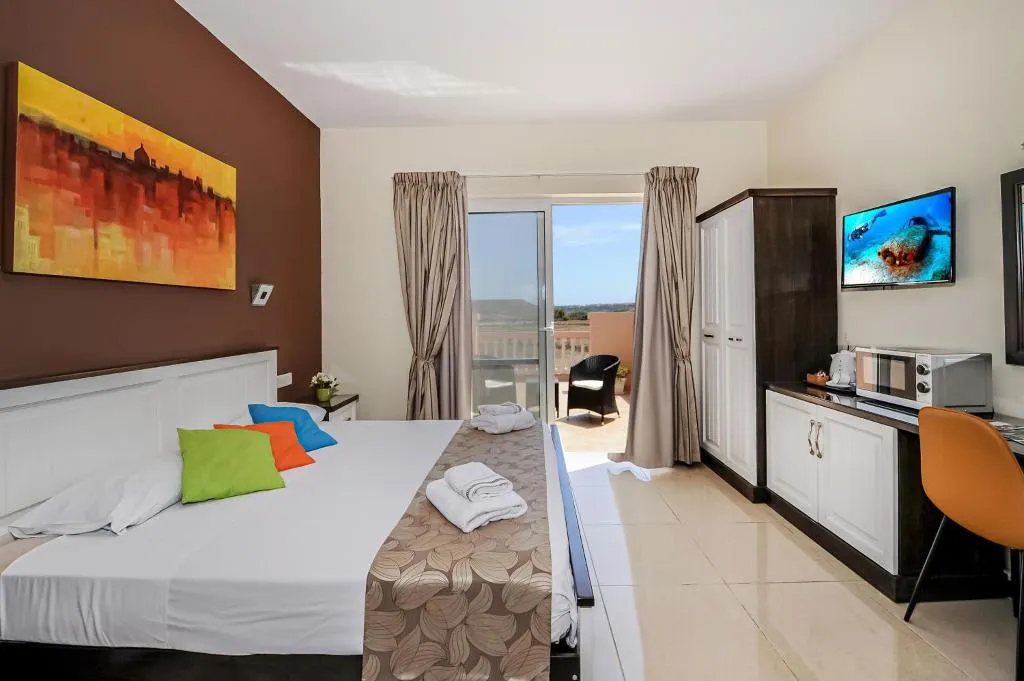 DOUBLE SUPERIOR WITH TERRACE Room, Mariblu Guesthouse, Gozo