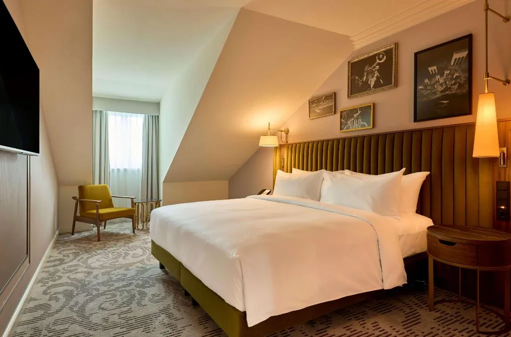 SUITE DELUXE ONE BEDROOM Room, Hotel Saski Krakow, Curio collection by Hilton, Krakow