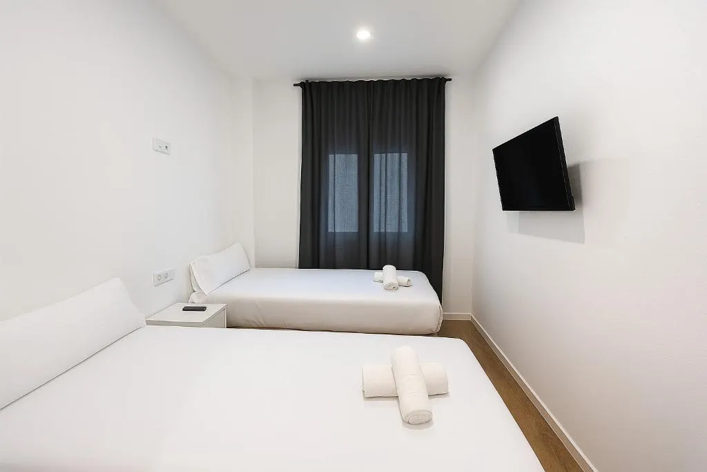 Room, Hostal Bernabeu, Madrid