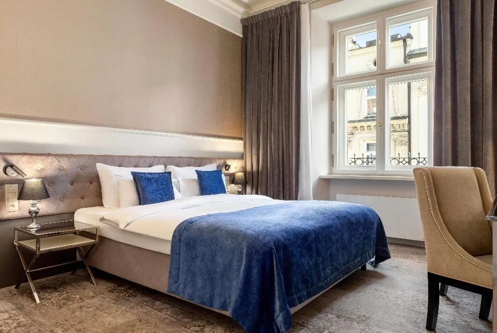 JUNIOR SUITE STANDARD Room, Wyndham Grand Krakow Old Town, Krakow