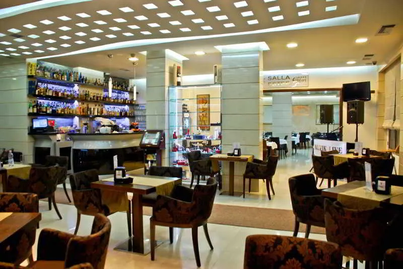 Bar, Comfort, Tirana