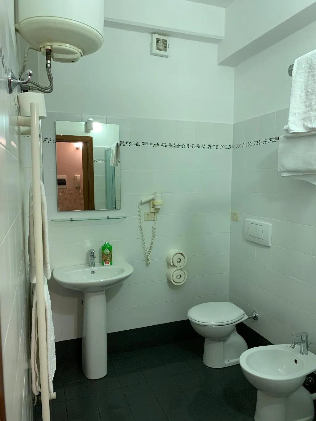 STUDIO CAPACITY 5 Room, Gemini City Centre Studios, Florence