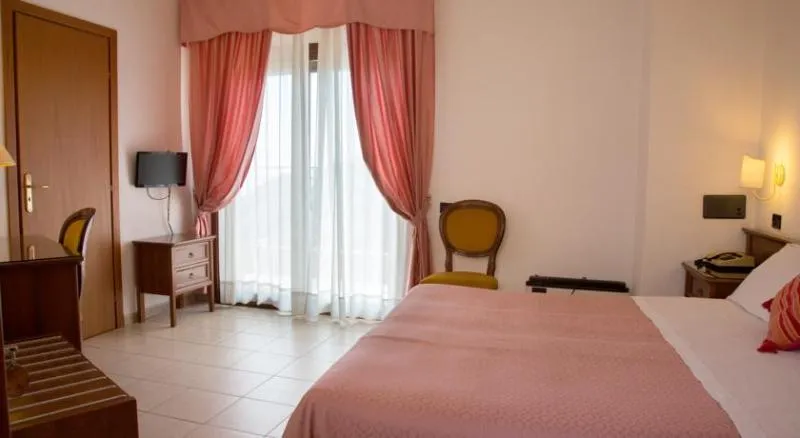 DOUBLE SINGLE USE SEA VIEW Room, Andromaco, Taormina