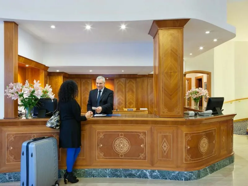 Lobby, President, Naples