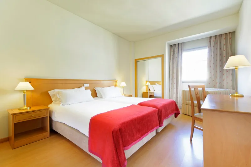 Double or Twin STANDARD Room, TRYP Porto Centro Hotel, Porto