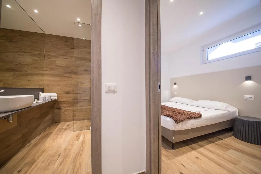 APARTMENT TWO BEDROOMS Room, Riva Lake Lodge, Milan