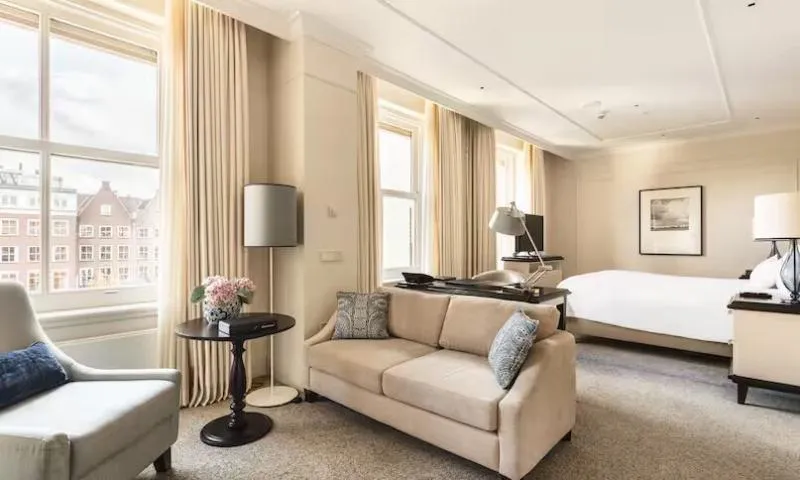 JUNIOR SUITE GARDEN VIEW WITH BALCONY Room, Waldorf Astoria Amsterdam, Amsterdam