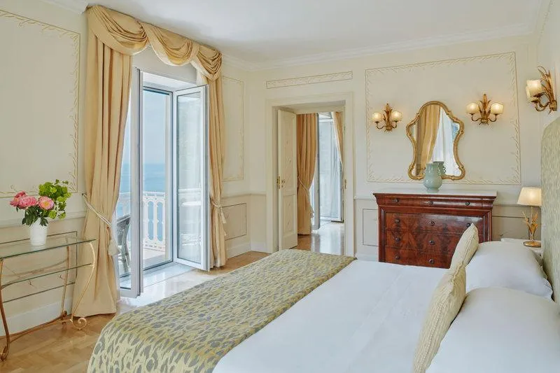 JUNIOR SUITE SUPERIOR SIDE SEA VIEW Room, Grand Hotel Excelsior Vittoria Spa, Naples