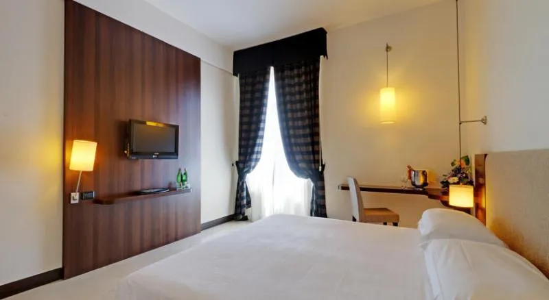 DOUBLE STANDARD Room, Th Roma - Carpegna Palace, Rome