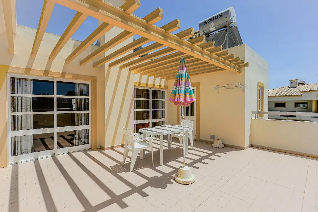 APARTMENT CAPACITY 7 THREE BEDROOMS Room, Benvindo Apartamentos by Umbral, Algarve