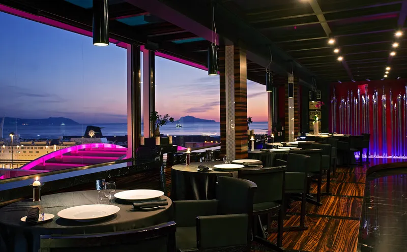 Restaurant, Romeo, Naples