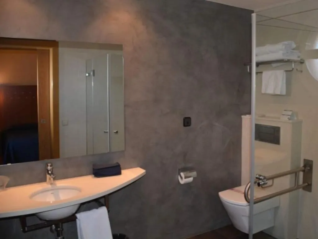 TRIPLE STANDARD Room, J. Balmes, Costa Brava