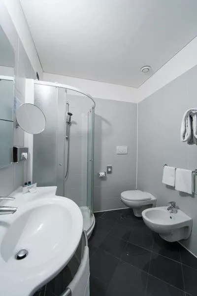 TRIPLE STANDARD Room, Sonder Missori, Milan