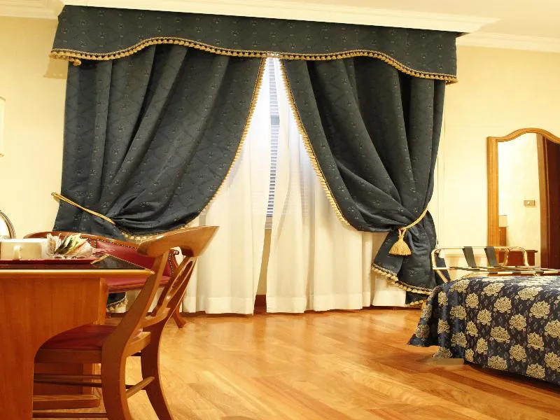 Room, Genio, Rome
