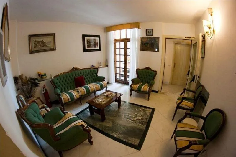 Lobby, Bonadies, Naples