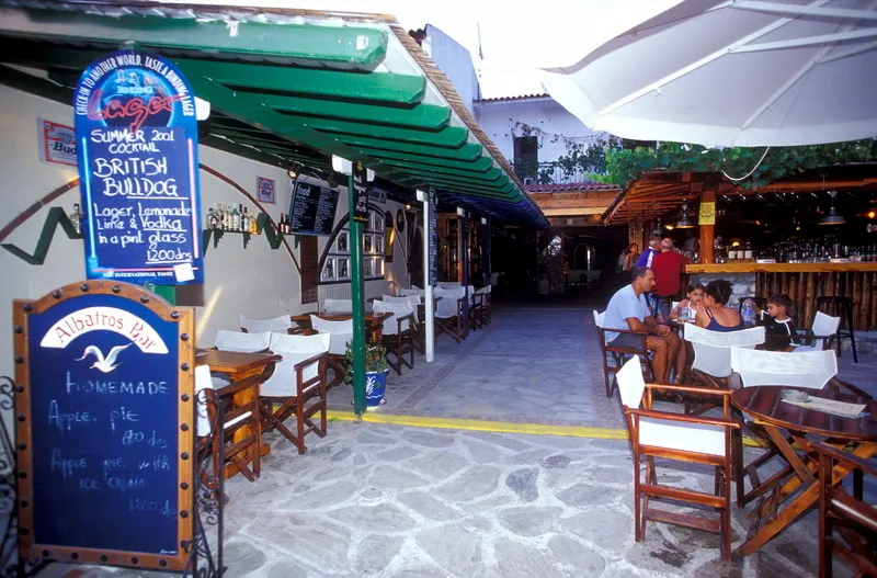 Bar, Caravos, Skiathos
