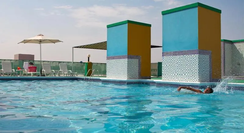 Pool, Golden Sands Hotel Apartments, Dubai