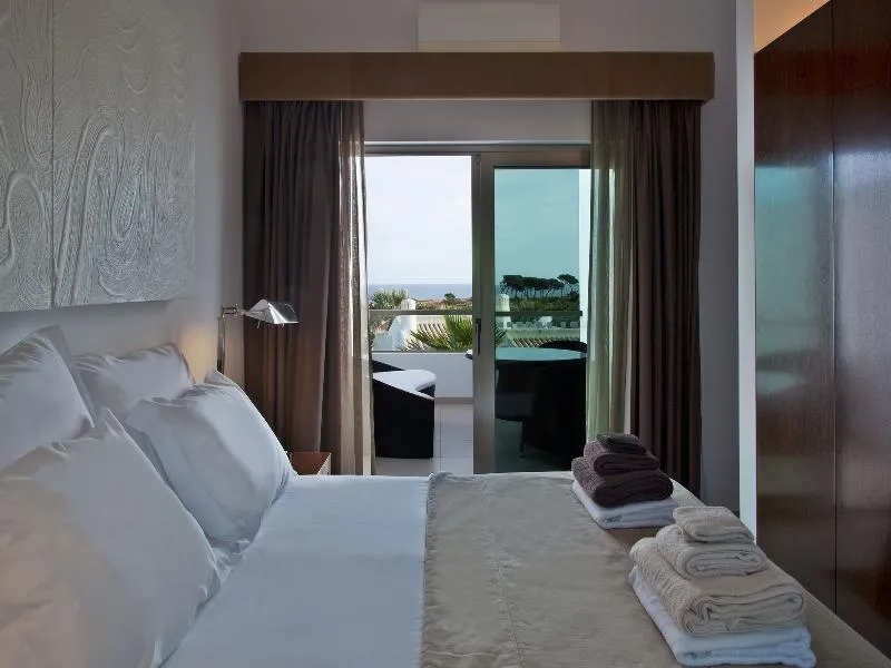 VILLA THREE BEDROOMS Room, São Rafael Holidays, Algarve