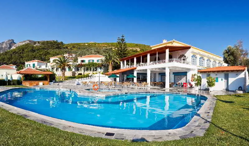 Pool, Arion, Samos