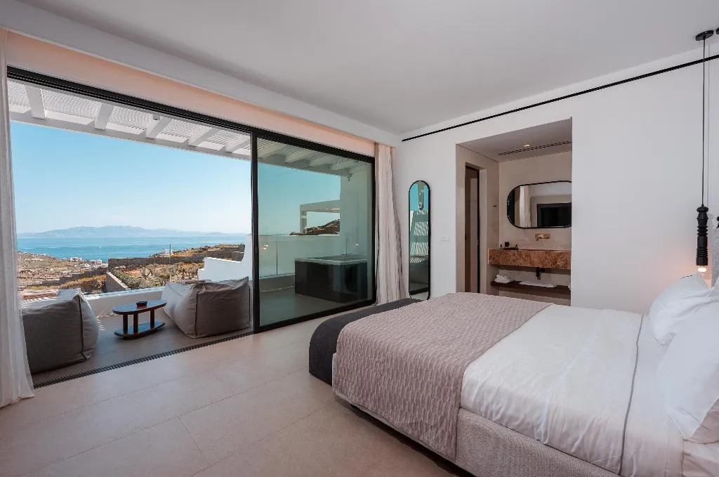 JUNIOR SUITE WITH JACUZZI WITH VIEWS Room, Muse Of Mykonos, Mykonos