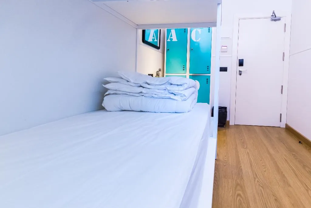 Bed in dormitory CAPACITY 4 Room, Far Home Bernabeu, Madrid