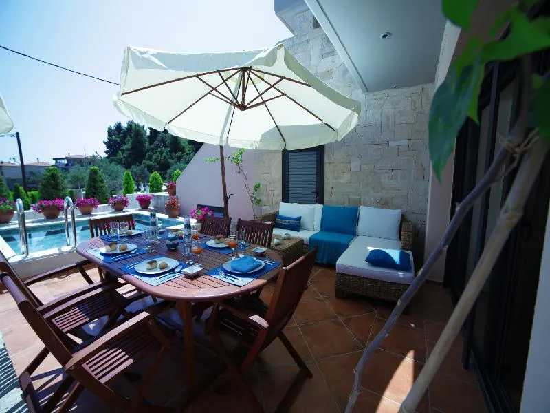 SUITE DELUXE WITH PRIVATE POOL Room, Kassandra Village Resort, Halkidiki