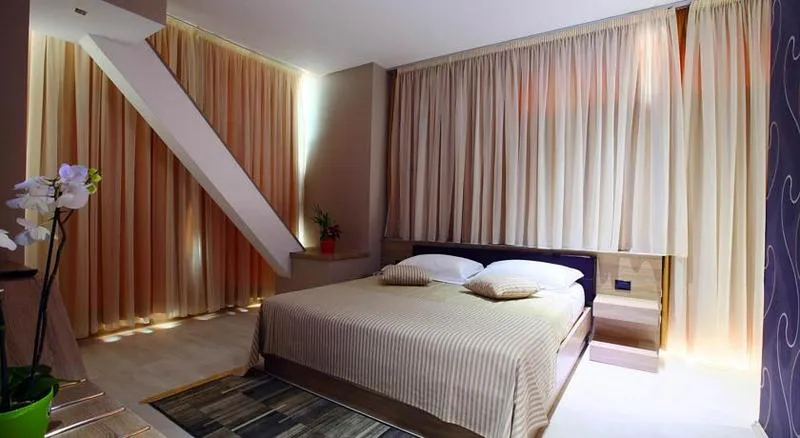 SINGLE STANDARD Room, Partner, Kavaje