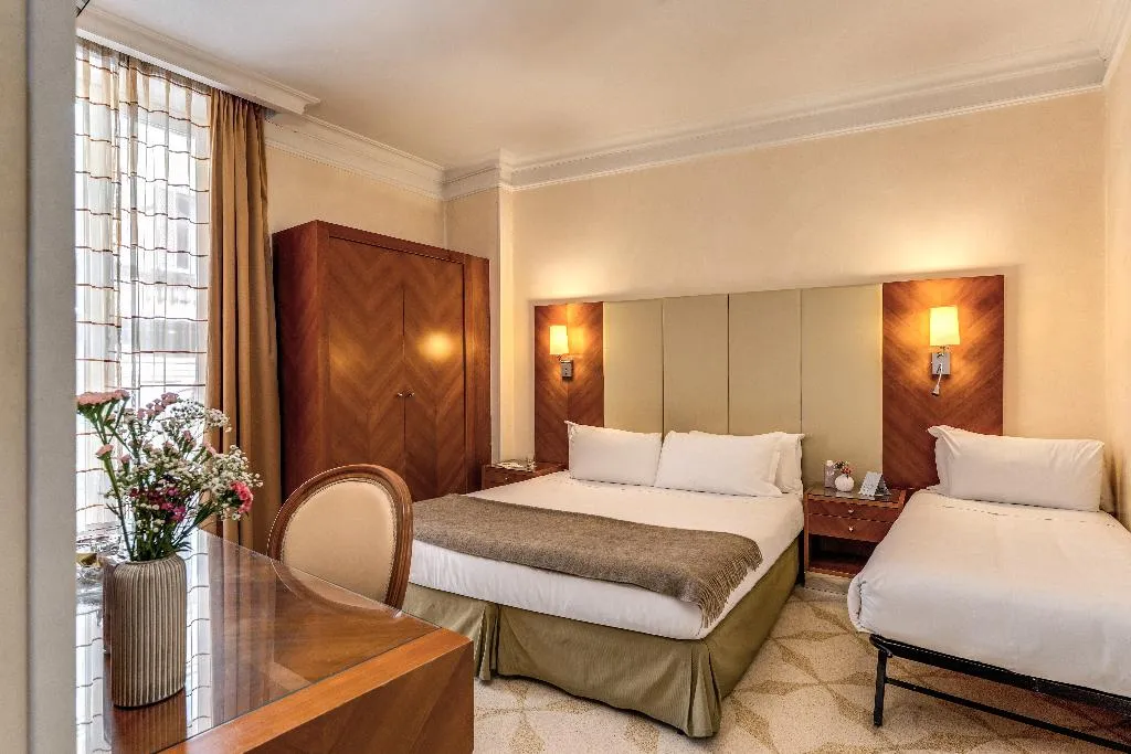 TRIPLE ANNEX Room, Sonya, Rome
