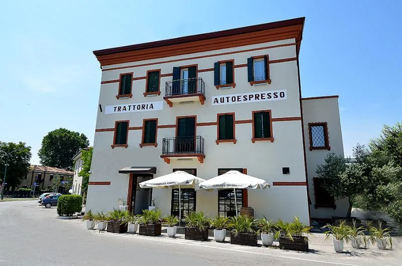 General view, Autoespresso, Venice