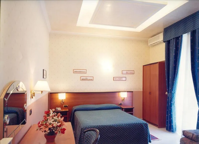 Double or Twin STANDARD Room, Verona Rome, Rome