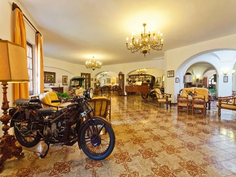 Lobby, Terme San Valentino, Naples