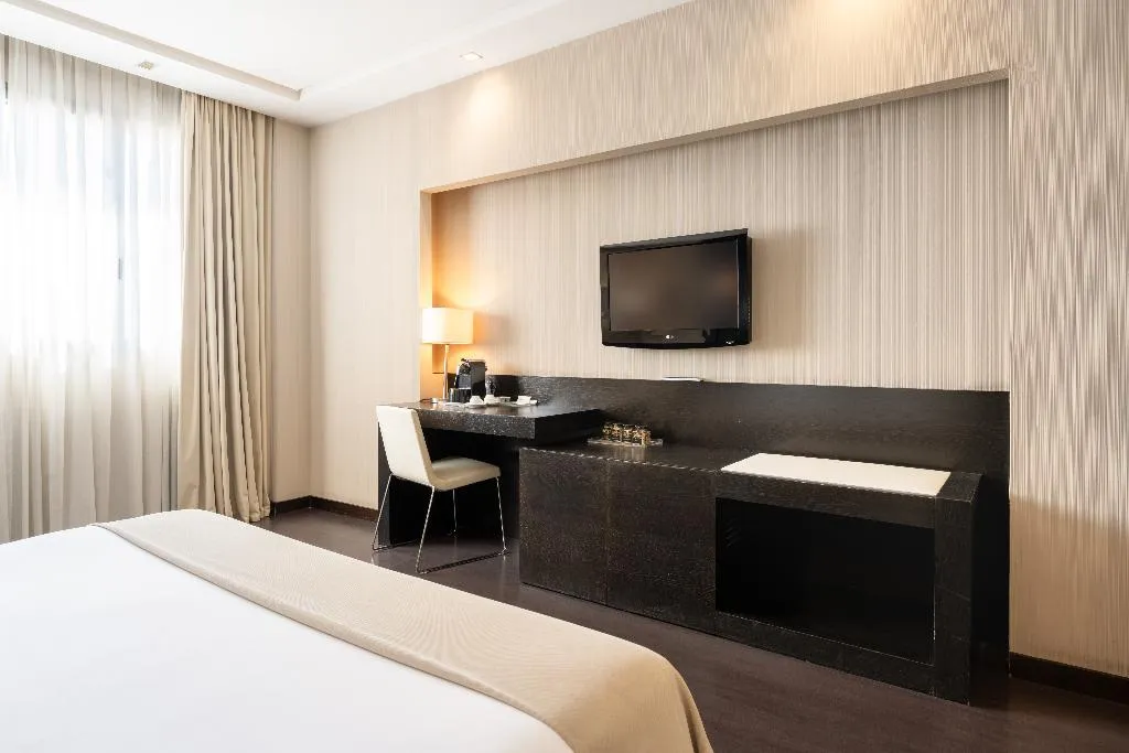 Room, Santos Maydrit Airport, Madrid