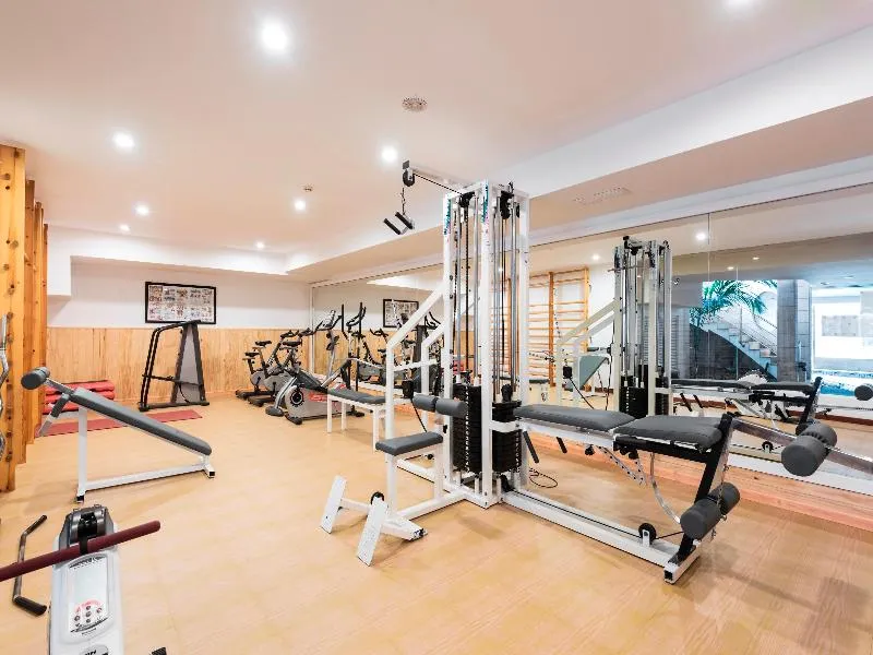 Sports and Entertainment, Green Garden, Majorca