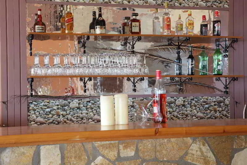 Bar, Marina Bay, Kefallinia