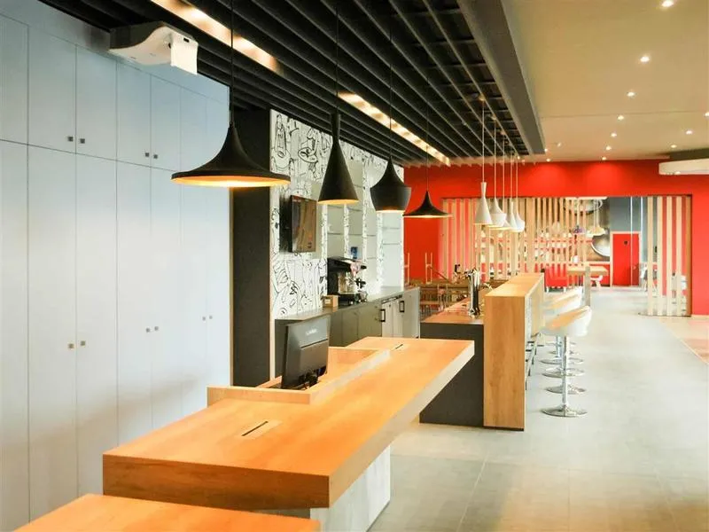 Bar, ibis Sofia Airport, Sofia