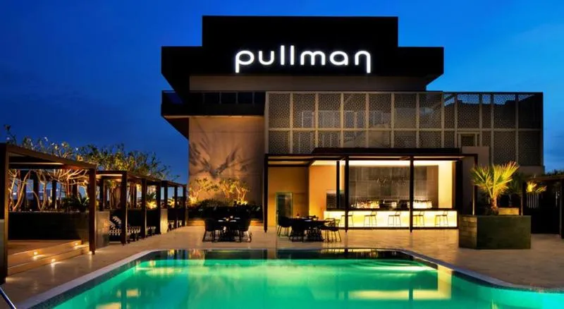 Pool, Pullman Dubai Creek City Centre Residences, Dubai
